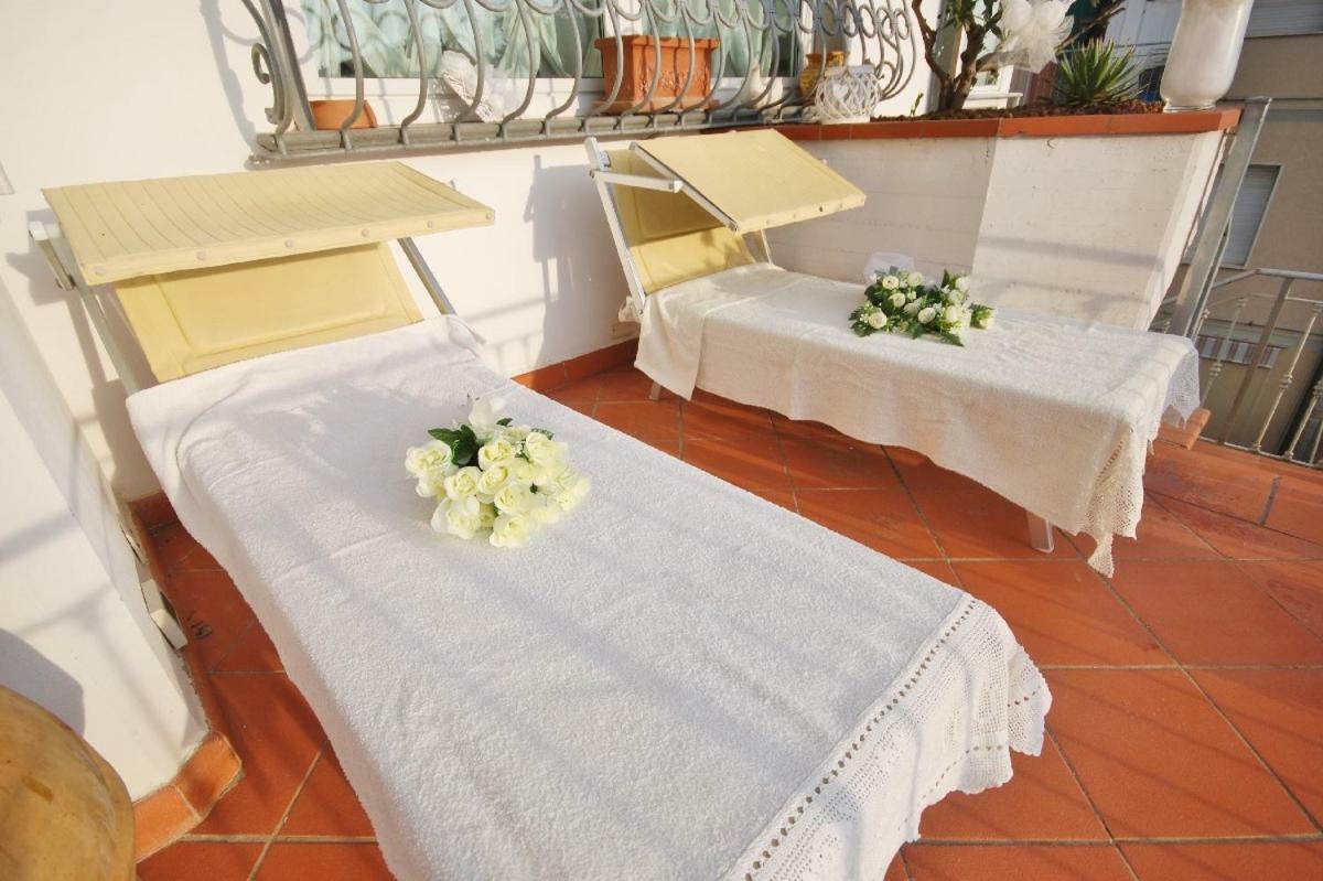 Raffinato Attico Vicino Al Mare Con Solarium Lido Di Camaiore Kültér fotó