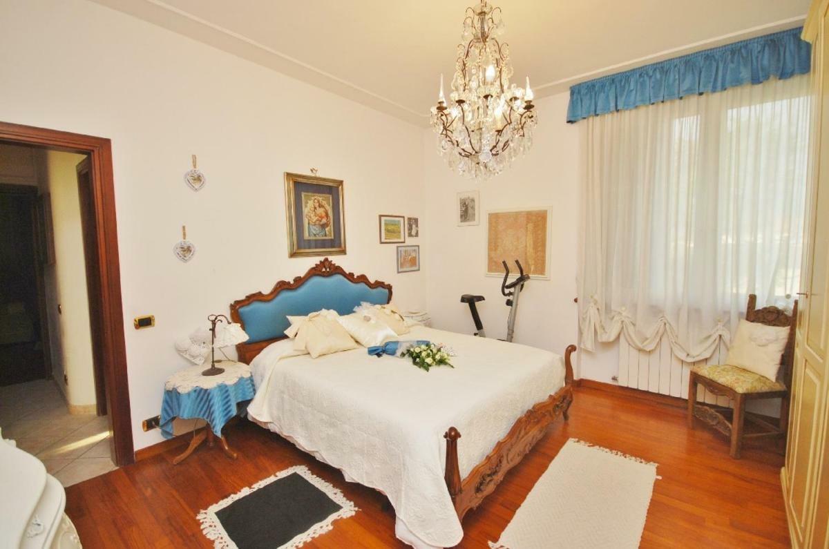 Raffinato Attico Vicino Al Mare Con Solarium Lido Di Camaiore Kültér fotó
