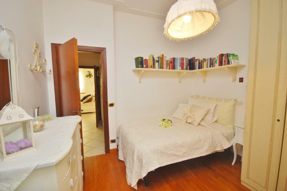 Raffinato Attico Vicino Al Mare Con Solarium Lido Di Camaiore Kültér fotó